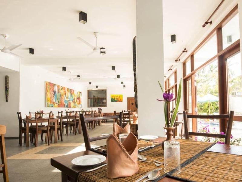 Rockside Beach Resort