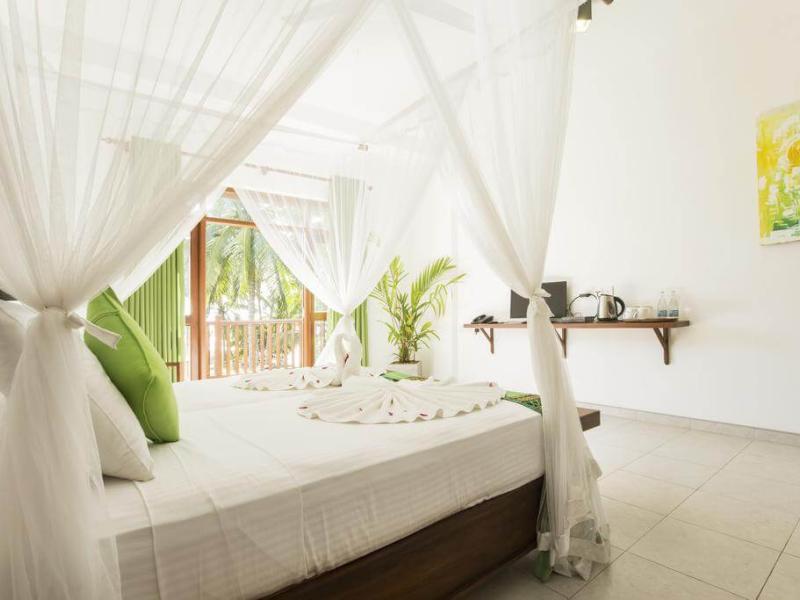 Rockside Beach Resort