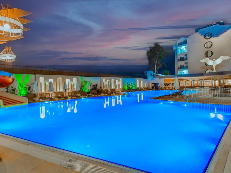 Q Ella Beach Side