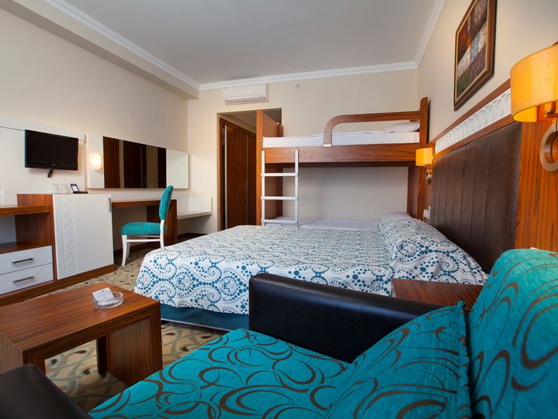 Club Side Coast Hotel