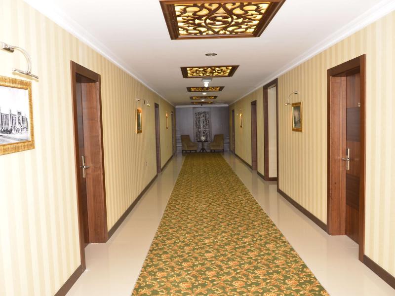 Deluxe Hotel & Spa