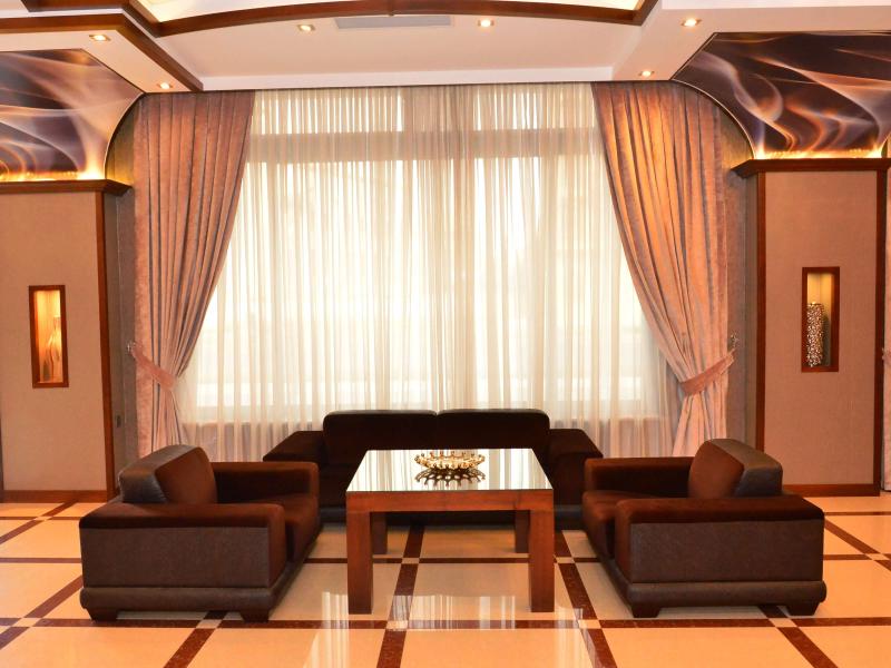 Deluxe Hotel & Spa