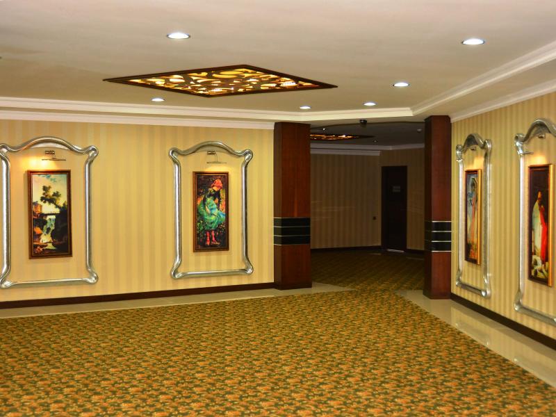 Deluxe Hotel & Spa
