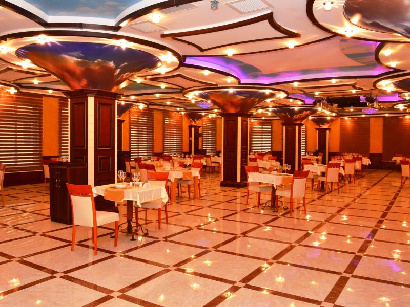Deluxe Hotel & Spa
