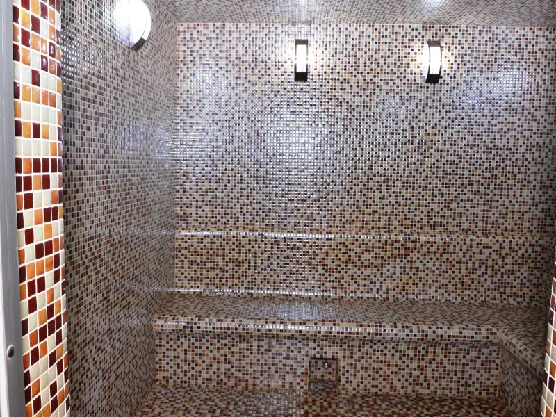 Deluxe Hotel & Spa