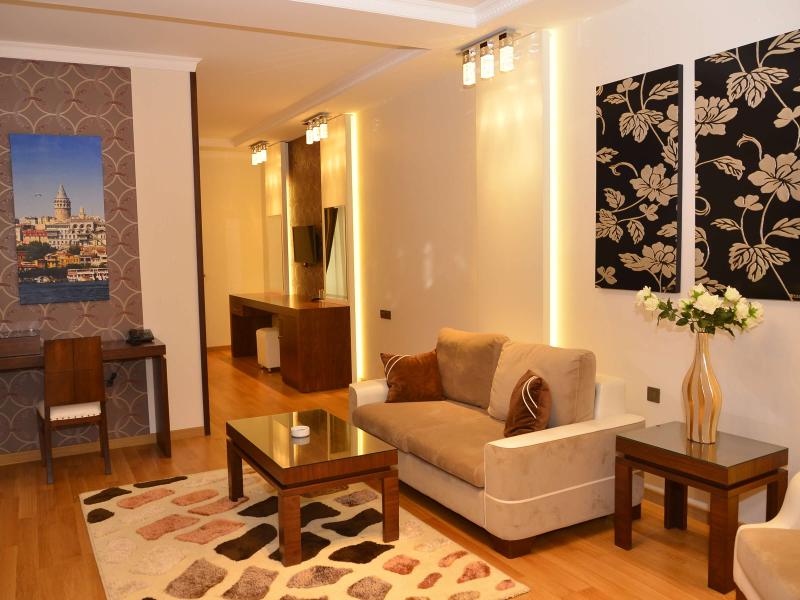 Deluxe Hotel & Spa