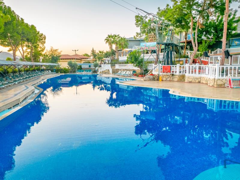 Senza Garden Holiday Club