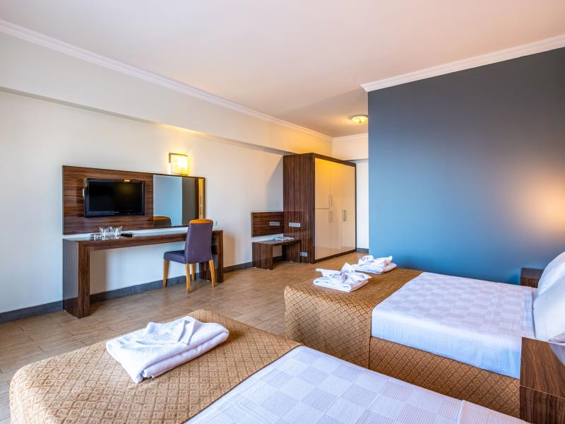 Senza Garden Holiday Club