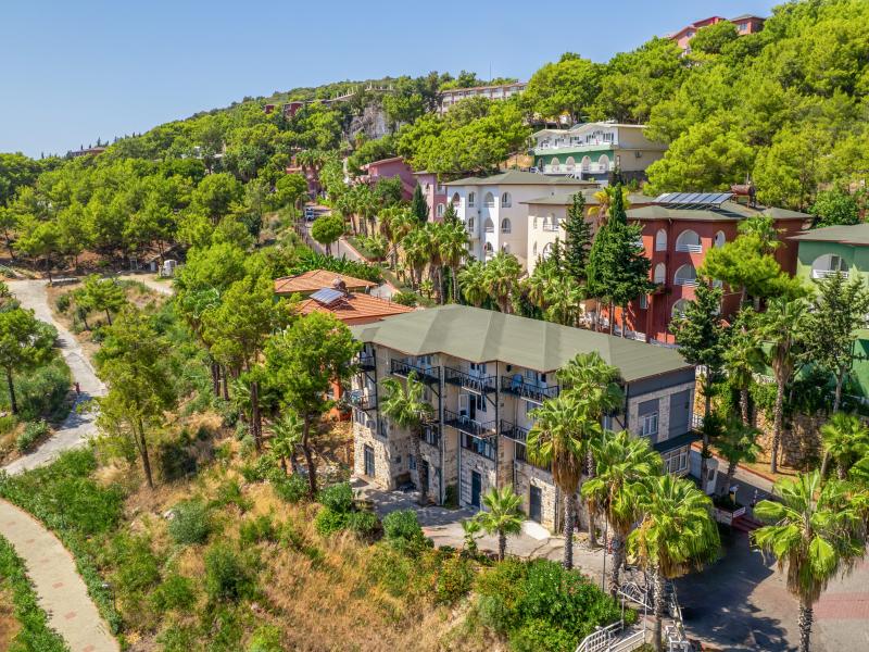 Senza Garden Holiday Club