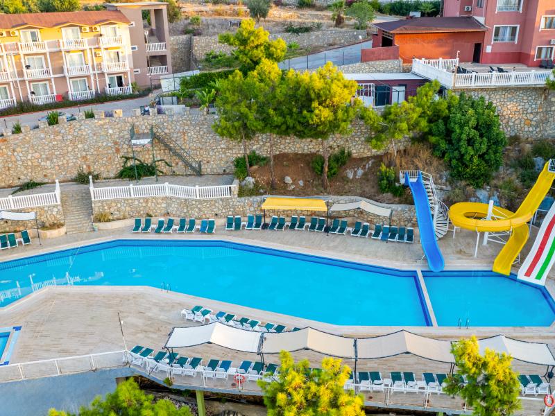 Senza Garden Holiday Club