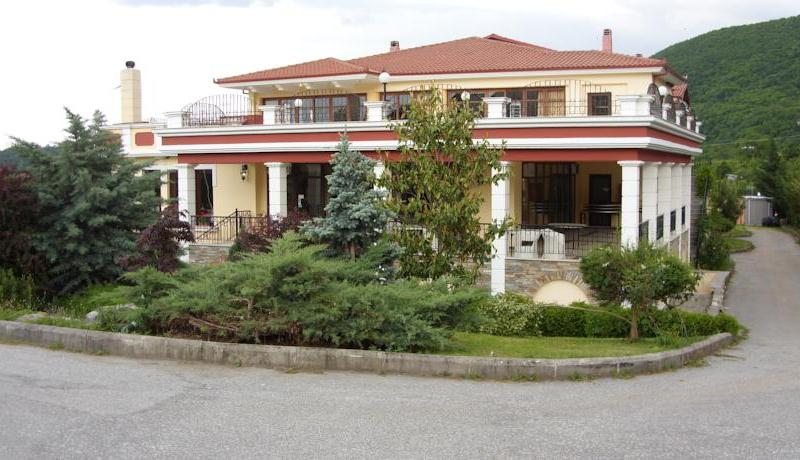 Hotel Ampelonas 