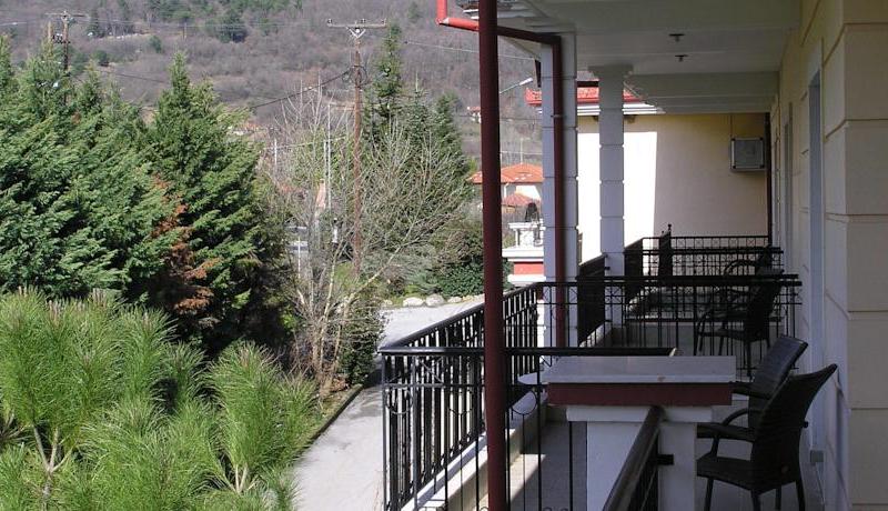 Hotel Ampelonas 