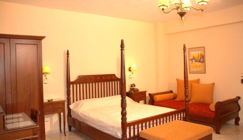 Hotel Ampelonas 