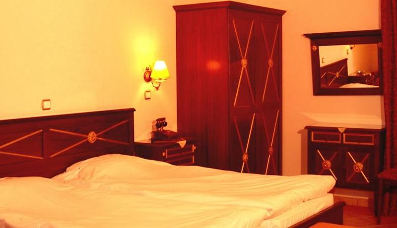 Hotel Ampelonas 