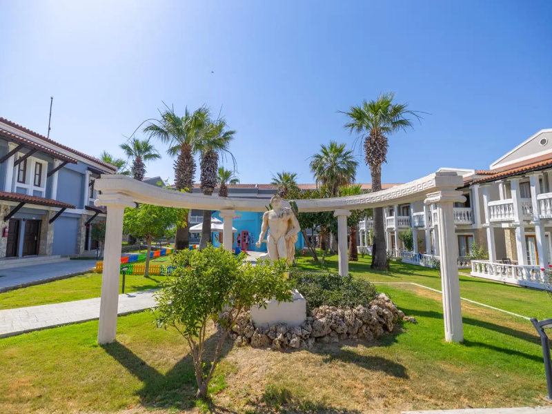 Lucas Didim Resort