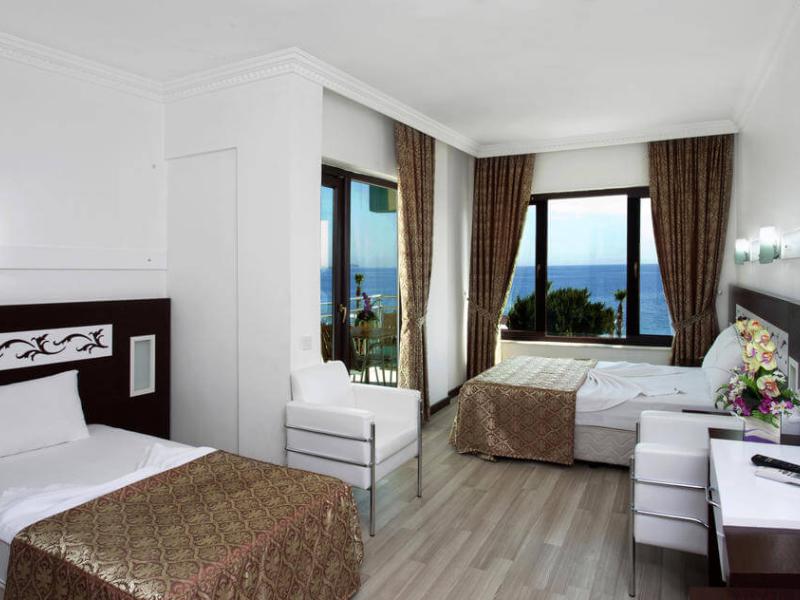 Pacco Sea & City Hotel