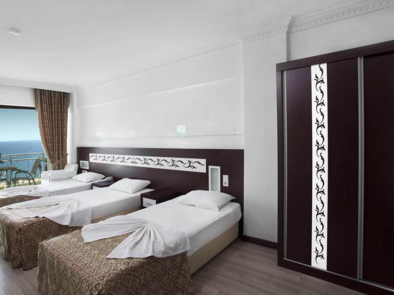 Pacco Sea & City Hotel