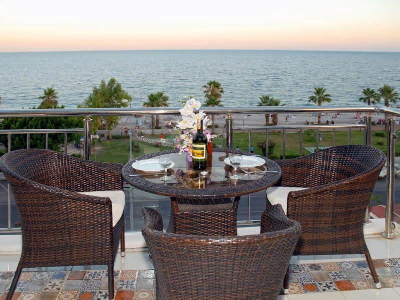 Pacco Sea & City Hotel