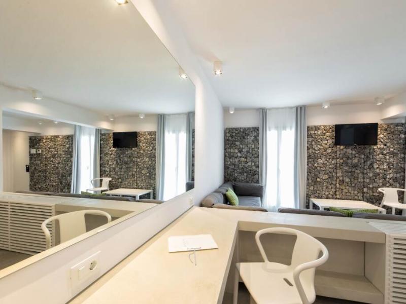 Relux Ios Hotel