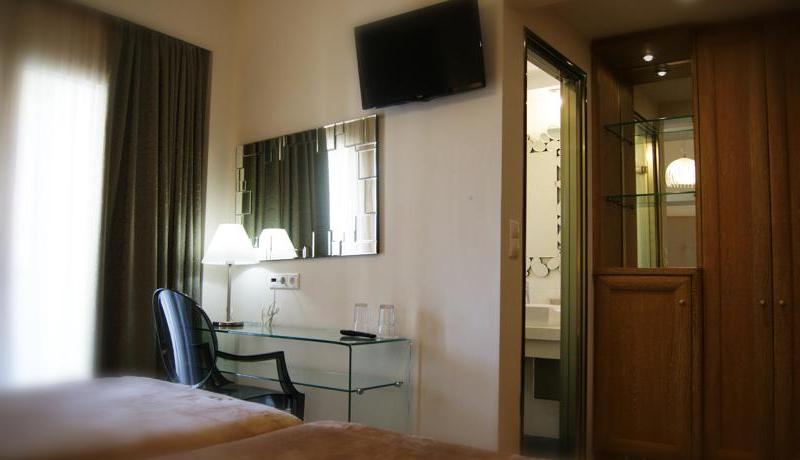 Karalis City Hotel