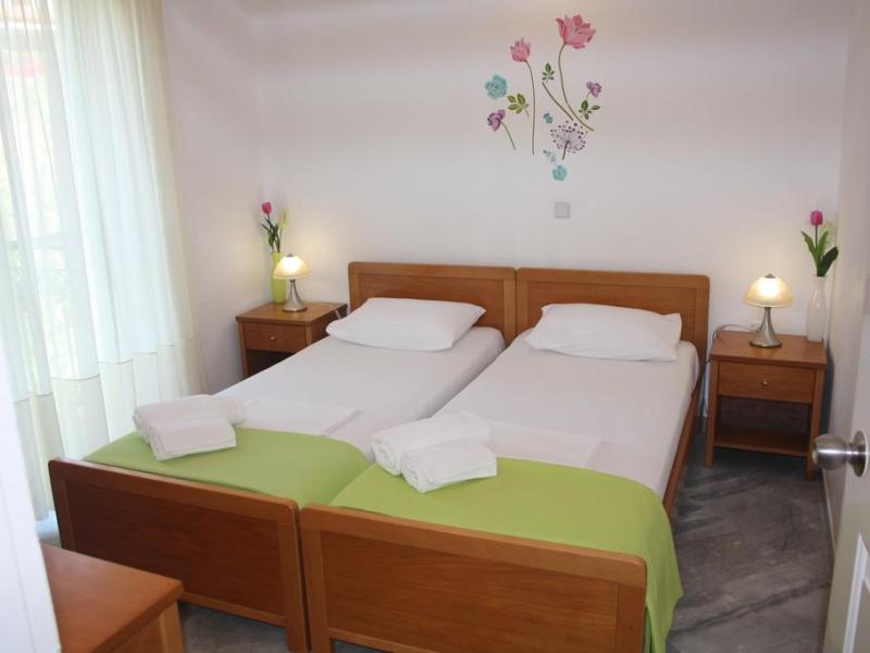 Iris Apartments