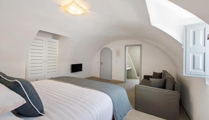 Central Fira Hotel