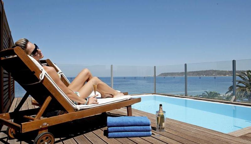 The Ixian All Suites