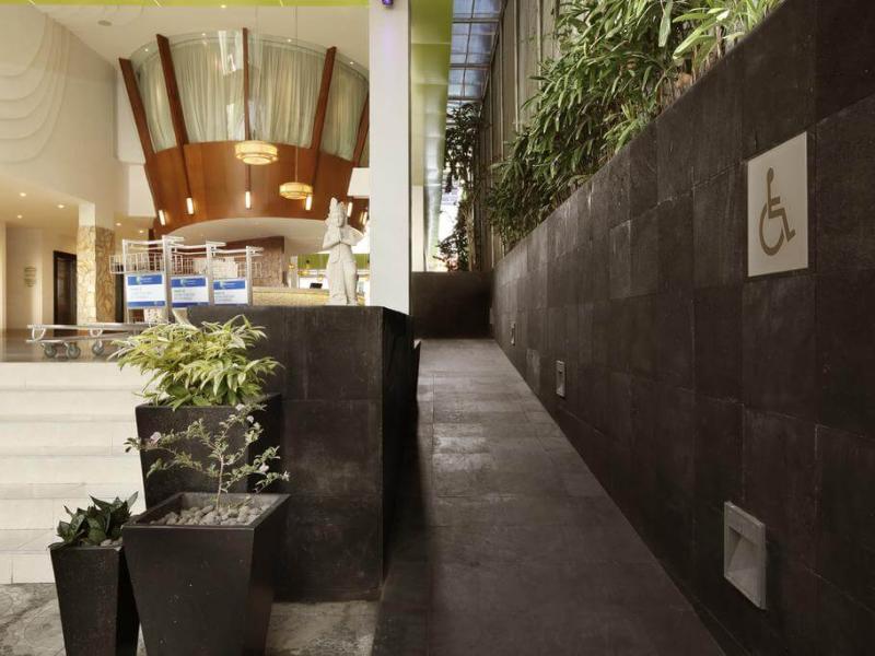 Holiday Inn Express Bali Raya Kuta
