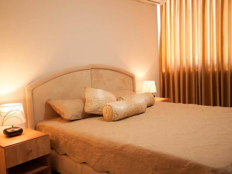 Elis Hotel