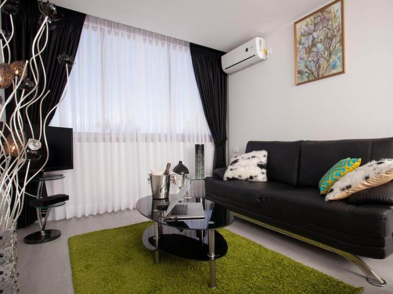 Elis Hotel