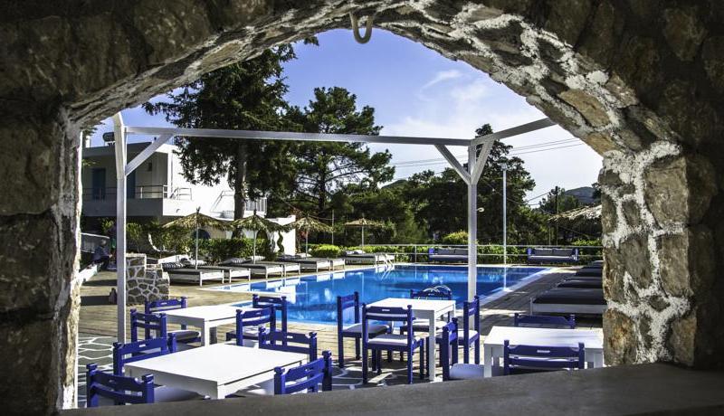 Pine Trees Art Hotel