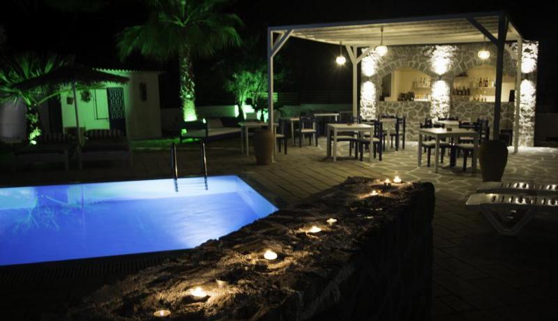 Pine Trees Art Hotel