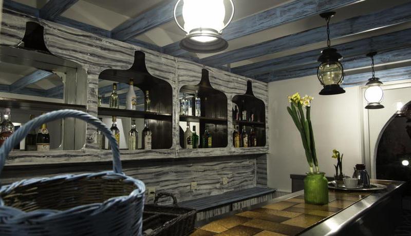 Pine Trees Art Hotel