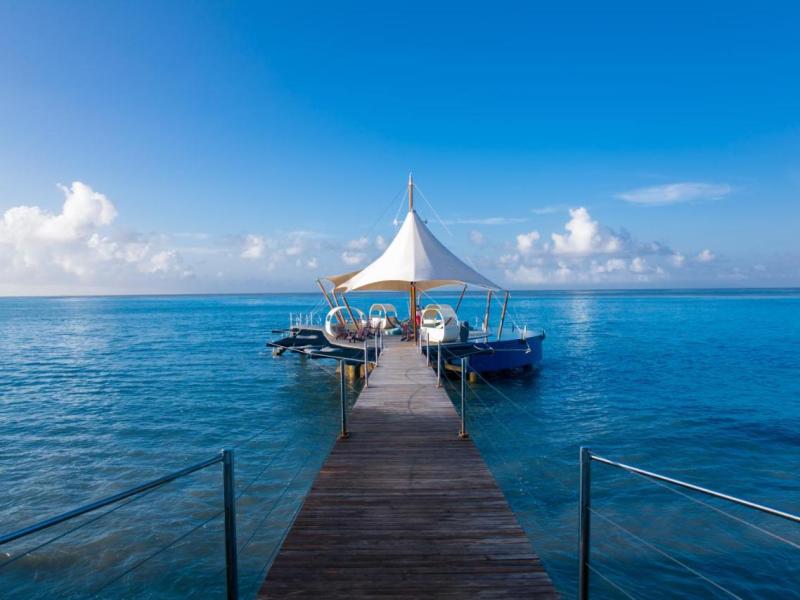 Coco de Mer Hotel & Black Parrot Suites