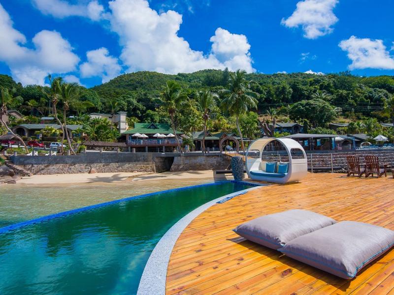 Coco de Mer Hotel & Black Parrot Suites