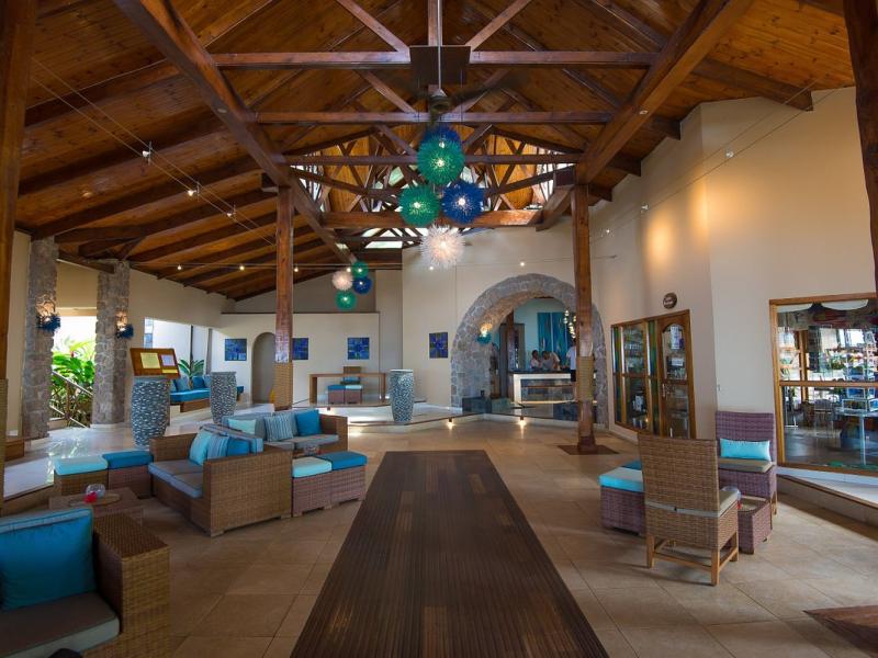 Coco de Mer Hotel & Black Parrot Suites