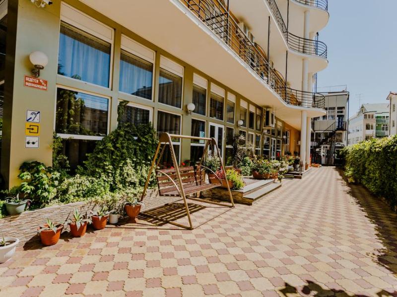 Мандарин (ул. Станиславского)