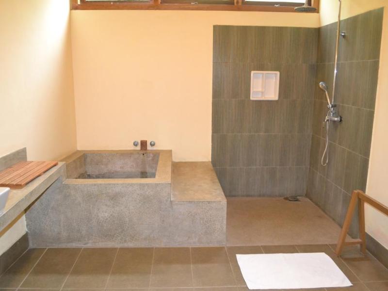 Giman Free Beach Resort