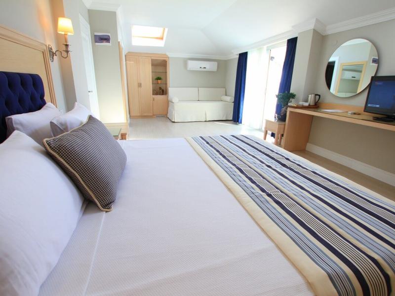 Palm Bay Beach Hotel