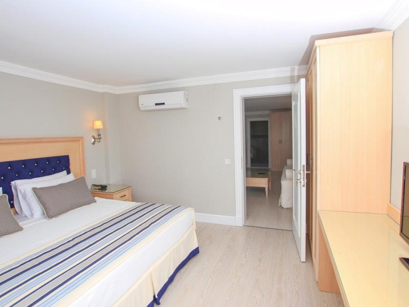 Palm Bay Beach Hotel