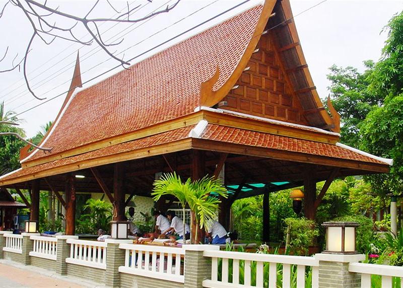 Golden Dragon Beach Resort