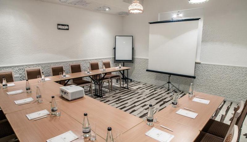 Набат Палас (Воеводино)