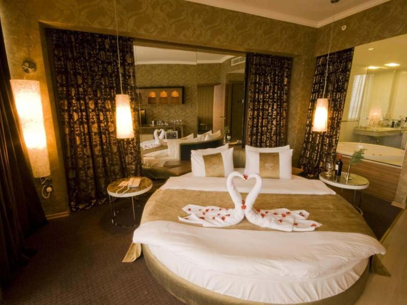 Malpas Hotel & Casino