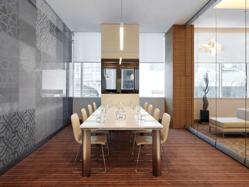 Hyatt Place Dubai Baniyas Square