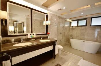 Henann Resort Alona Beach