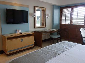 Henann Resort Alona Beach