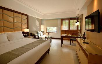 Henann Resort Alona Beach