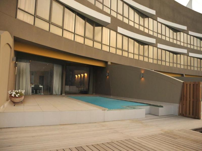 Dragon Hotel & Resort