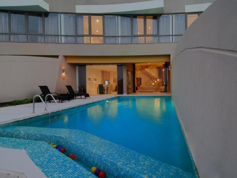 Dragon Hotel & Resort