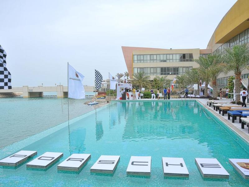 Dragon Hotel & Resort